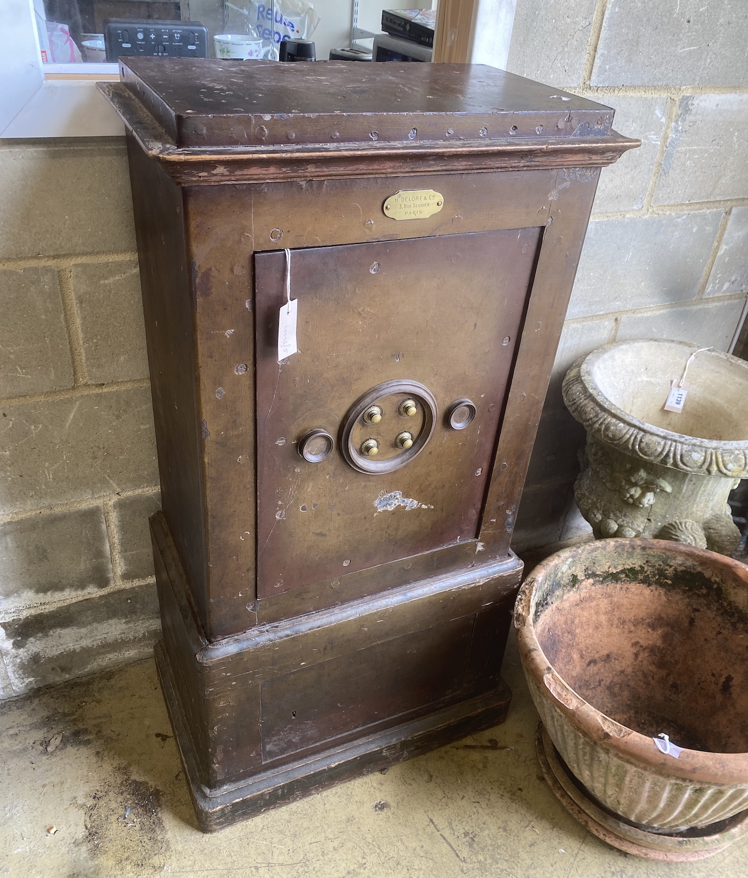 A 19th century French cast iron safe (no key), width 61cm, depth 36cm, height 120cm